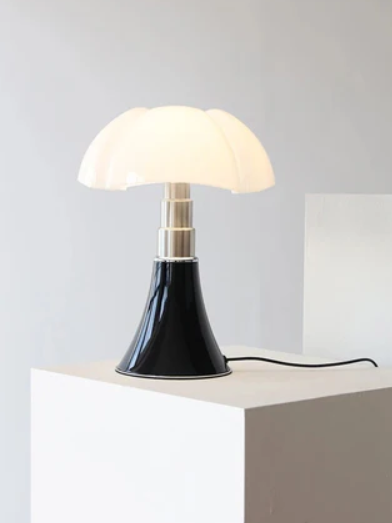 Fleur – Elegant Floral Design Table Lamp for Refined Interior Lighting