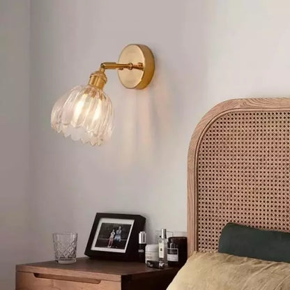 FlowShine – Retro Flower-Shaped Wall Lamp